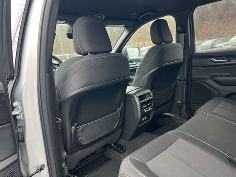 New 2026 Jeep Grand Cherokee Laredo AWD/4WD image 16