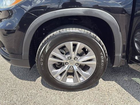 Used 2015 Toyota Highlander XLE FWD image 30