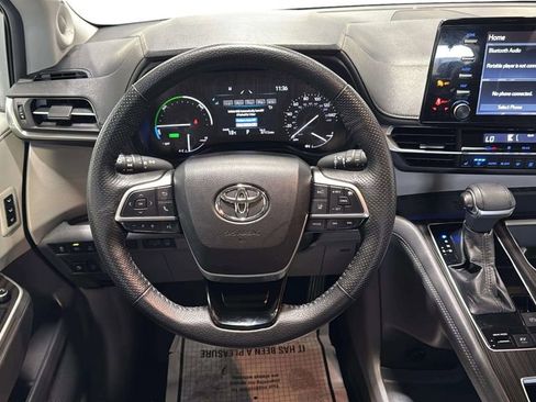 Used 2022 Toyota Sienna Limited AWD/4WD image 23