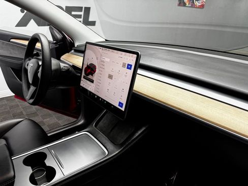 Used 2024 Tesla Model Y Long Range image 52