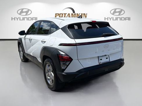Certified 2025 Hyundai Kona SE FWD image 7