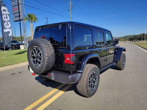 New 2025 Jeep Wrangler Unlimited Rubicon w/ Convenience Group AWD/4WD image 8