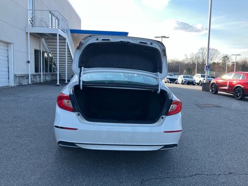 Used 2018 Honda Accord LX image 19