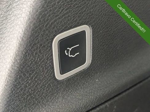 Used 2025 Chrysler Pacifica Select FWD image 29