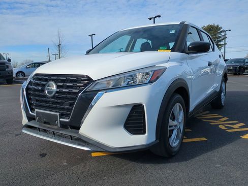 Used 2021 Nissan Kicks S image 8