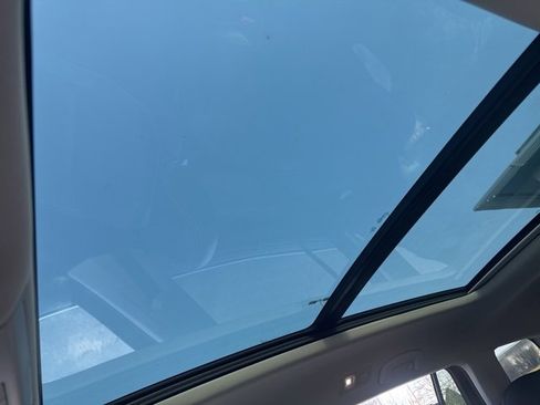 Used 2023 Volkswagen Atlas SE w/ Panoramic Sunroof Package image 12