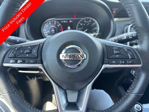 Used 2019 Nissan Kicks SR w/ SR Premium Package FWD image 13