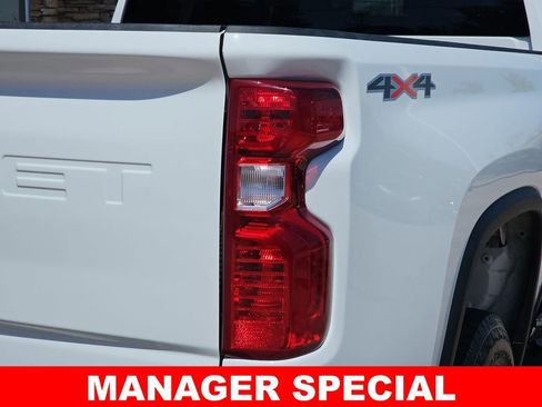 Used 2025 Chevrolet Silverado 2500 LT w/ Convenience Package AWD/4WD image 40