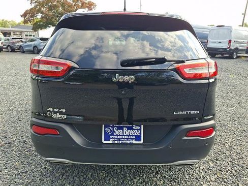 Used 2018 Jeep Cherokee Limited AWD/4WD image 5