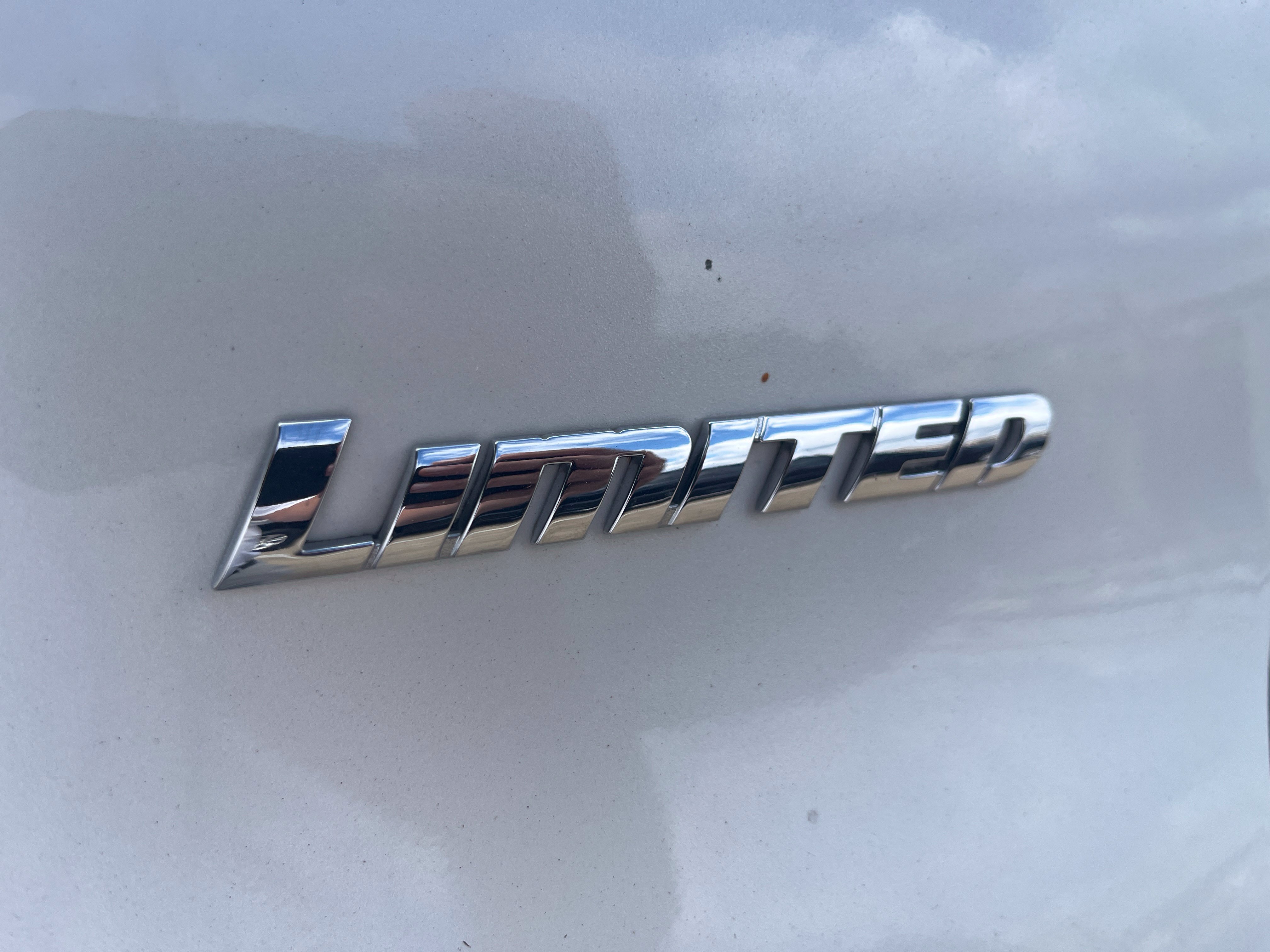 Used 2020 Toyota 4Runner Limited AWD/4WD image 5