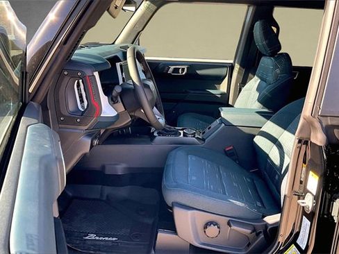 New 2025 Ford Bronco Heritage Edition image 8