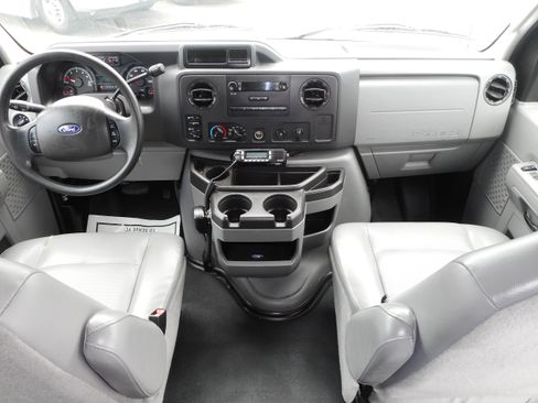 Used 2011 Ford E-150 and Econoline 150 Wagon w/ PWR Windows & Locks Group RWD image 20
