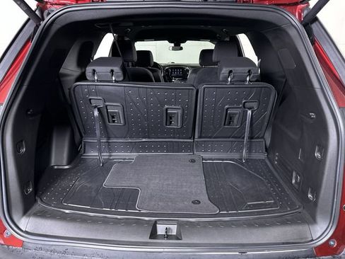 Used 2022 Chevrolet Traverse LT FWD image 27