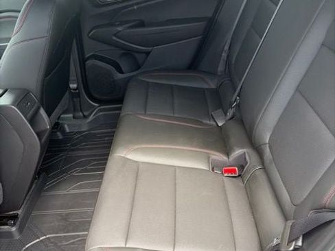 Used 2025 Chevrolet Trax RS w/ Sunroof Package FWD image 10