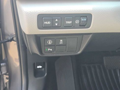 Used 2019 Honda Accord Touring image 25
