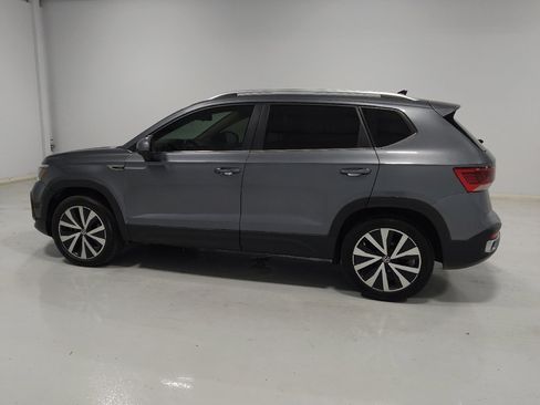 Used 2022 Volkswagen Taos SE AWD/4WD image 3