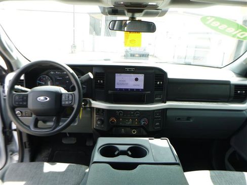 Used 2025 Ford F250 XLT w/ FX4 Off-Road Package AWD/4WD image 10