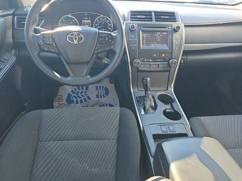 Used 2016 Toyota Camry LE image 18