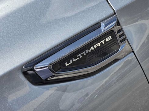 Certified 2025 GMC Yukon Denali Ultimate AWD/4WD image 10