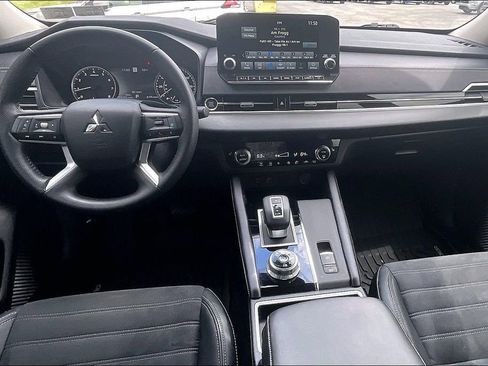 Used 2023 Mitsubishi Outlander SE AWD/4WD image 14