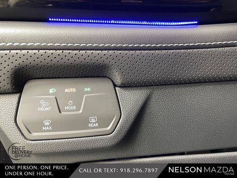 Used 2025 Volkswagen Atlas Cross Sport SEL Premium R-Line image 25