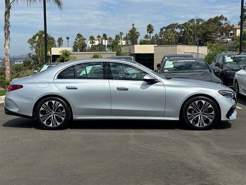New 2026 Mercedes-Benz E 350 4MATIC Sedan image 2