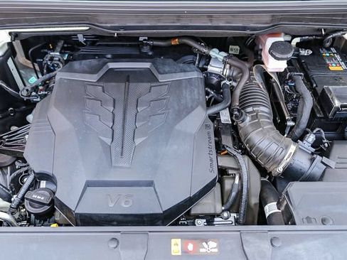 Used 2024 Kia Carnival SX FWD image 30