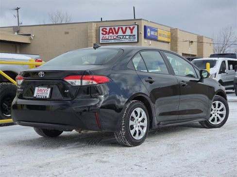 Used 2021 Toyota Corolla LE image 12