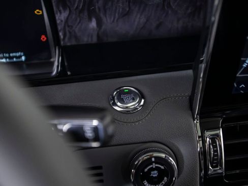 Used 2021 Lincoln Navigator Reserve image 39