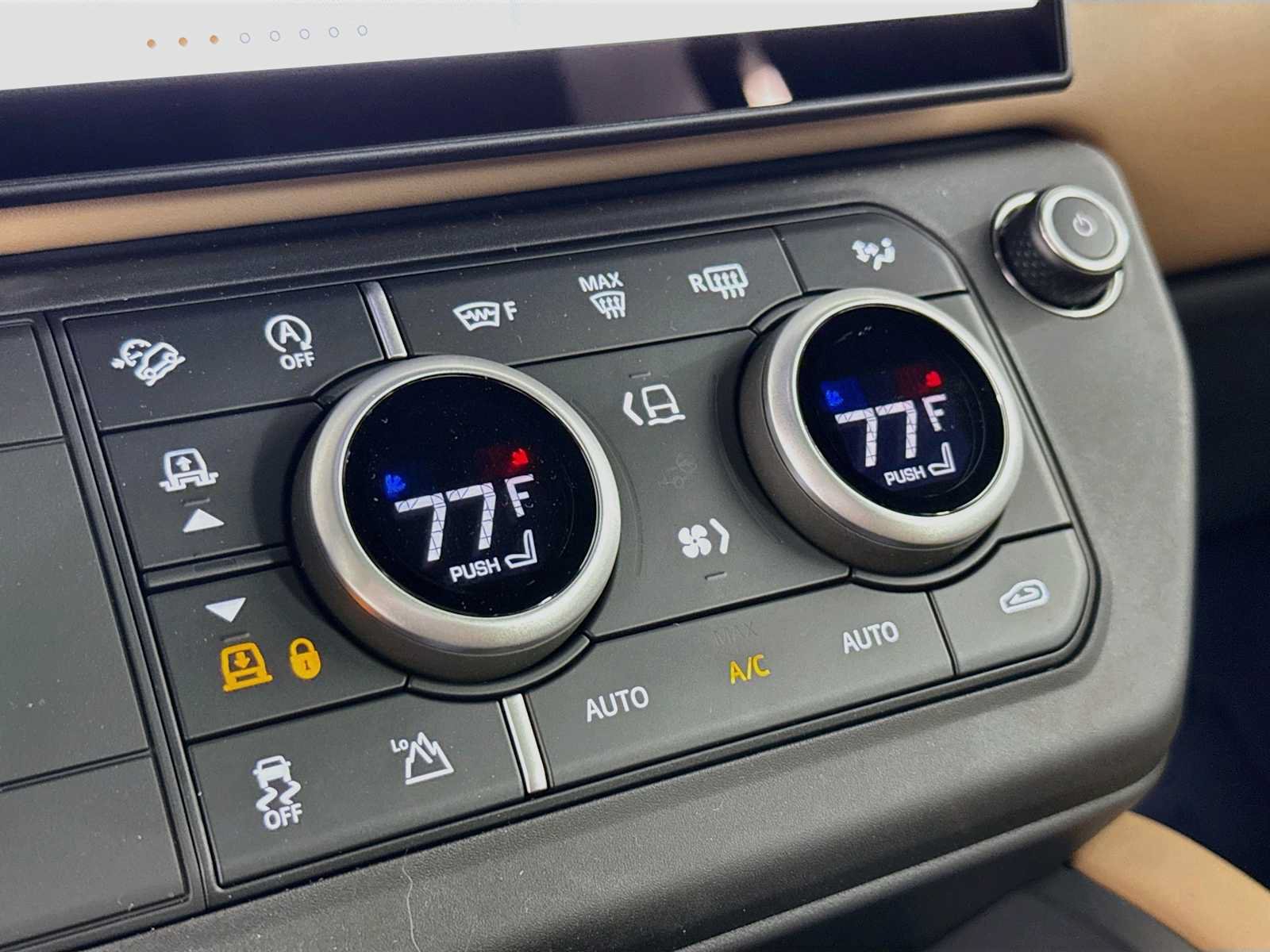 New 2026 Land Rover Defender 110 X-Dynamic SE AWD/4WD image 17