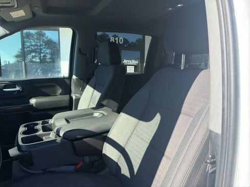 Used 2022 Chevrolet Silverado 2500 LT w/ Fleet Comfort Package image 2