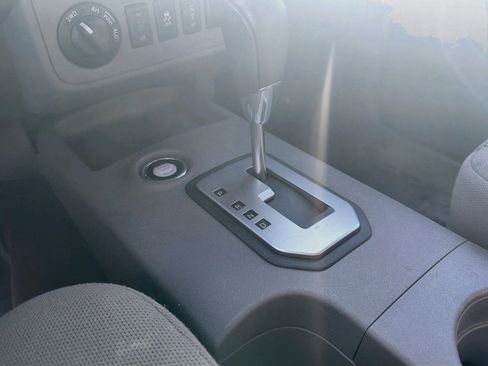 Used 2021 Nissan Frontier SV w/ Midnight Edition Floor Mats AWD/4WD image 23