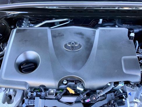 Used 2024 Toyota Camry LE FWD image 32