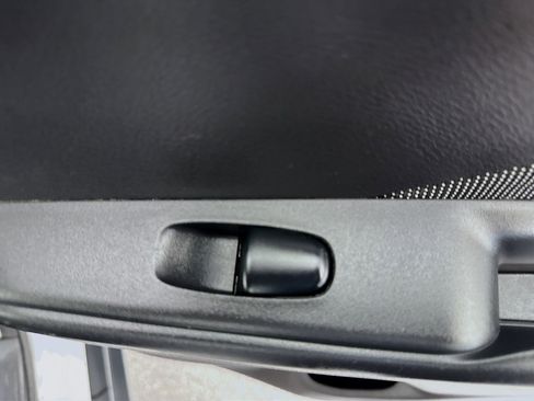 Used 2020 Nissan Kicks S image 31