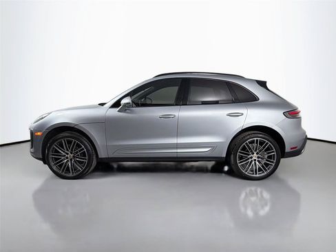 Certified 2026 Porsche Macan AWD/4WD image 2
