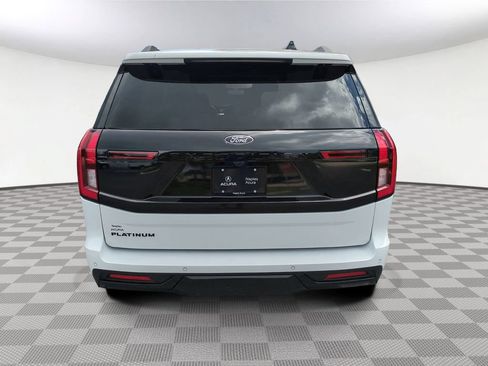 Used 2025 Ford Expedition Platinum w/ Stealth Appearance Package AWD/4WD image 4