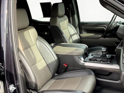 Used 2023 Chevrolet Silverado 1500 ZR2 w/ Technology Package image 7