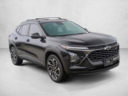 Used 2024 Chevrolet Trax RS w/ Sunroof Package image 3