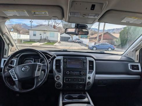 Used 2018 Nissan Titan PRO-4X image 7