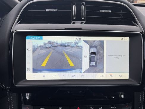 Used 2019 Jaguar F-PACE S image 36