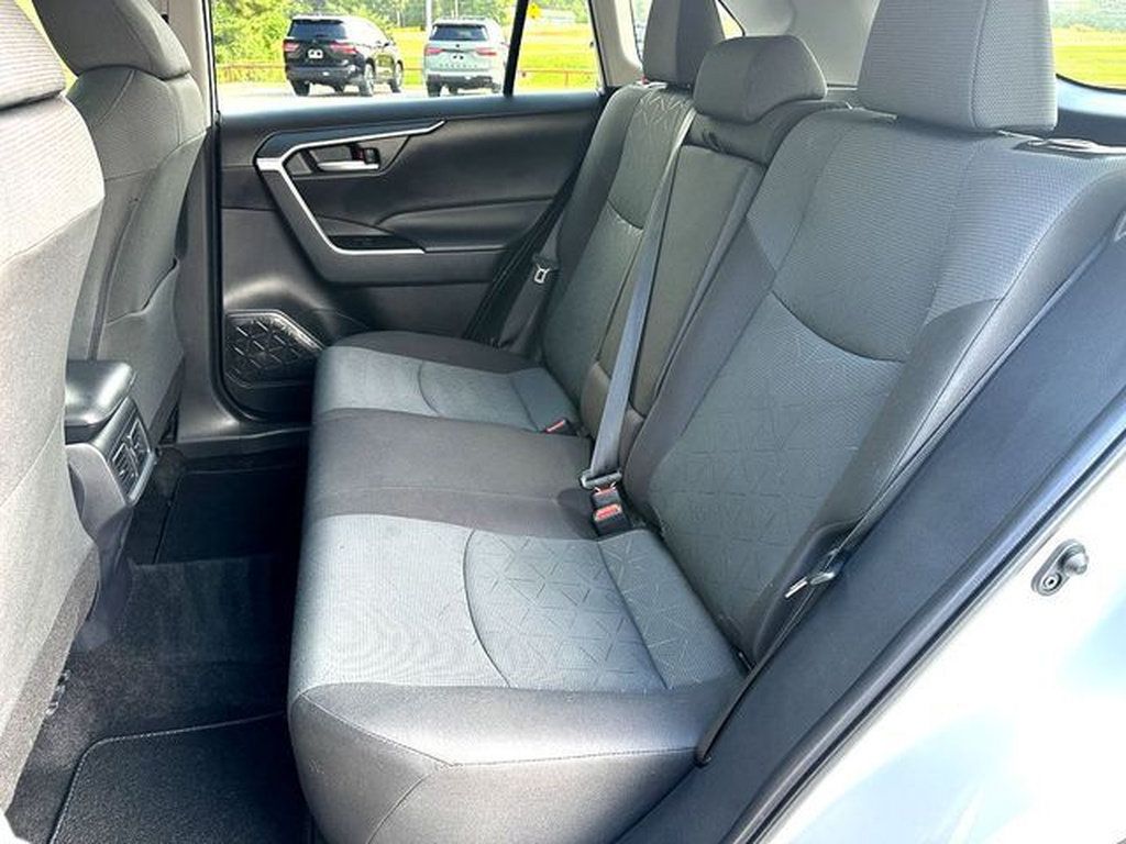 Certified 2025 Toyota RAV4 XLE AWD/4WD image 18