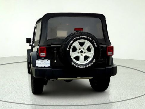 Used 2017 Jeep Wrangler Unlimited Sport w/ Connectivity Group AWD/4WD image 6