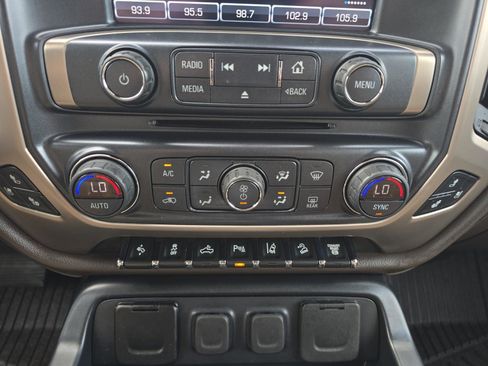 Used 2018 GMC Sierra 2500 Denali w/ Duramax Plus Package image 21