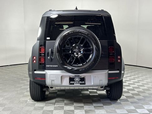 New 2025 Land Rover Defender 110 S image 4