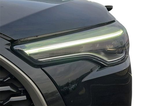 Certified 2022 Toyota Corolla Cross XLE image 9