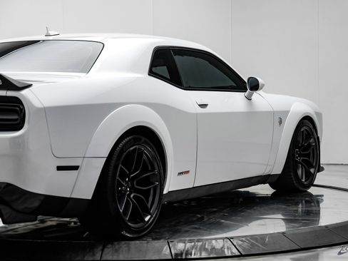 Used 2018 Dodge Challenger SRT Hellcat RWD image 23