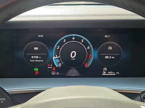 Certified 2026 Volkswagen Tiguan SE R-Line AWD/4WD image 31