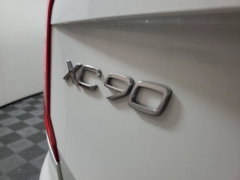 Used 2024 Volvo XC90 B6 Plus w/ Protection Package Premier AWD/4WD image 8