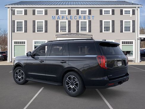 New 2026 Ford Expedition Active image 4