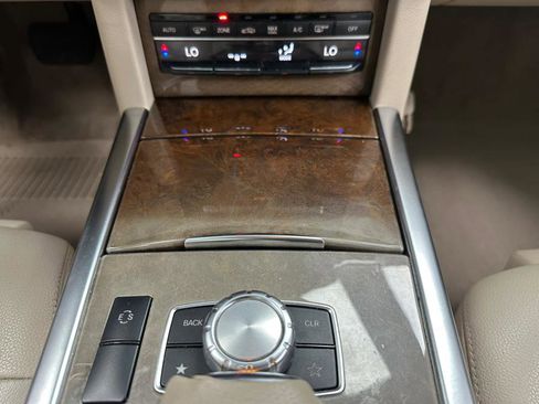 Used 2014 Mercedes-Benz E 350 4MATIC Sedan image 51